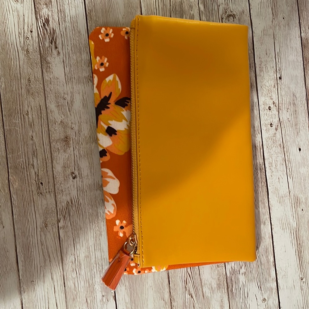 Floral clutch - Picture 2 of 5
